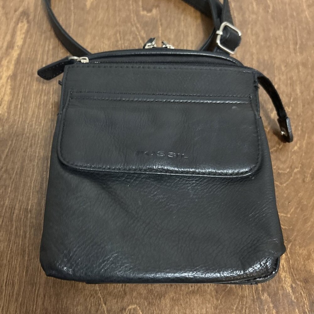 Fossil Crossbody Purse Womens Black Leather‎ Zip Lots of Compartments